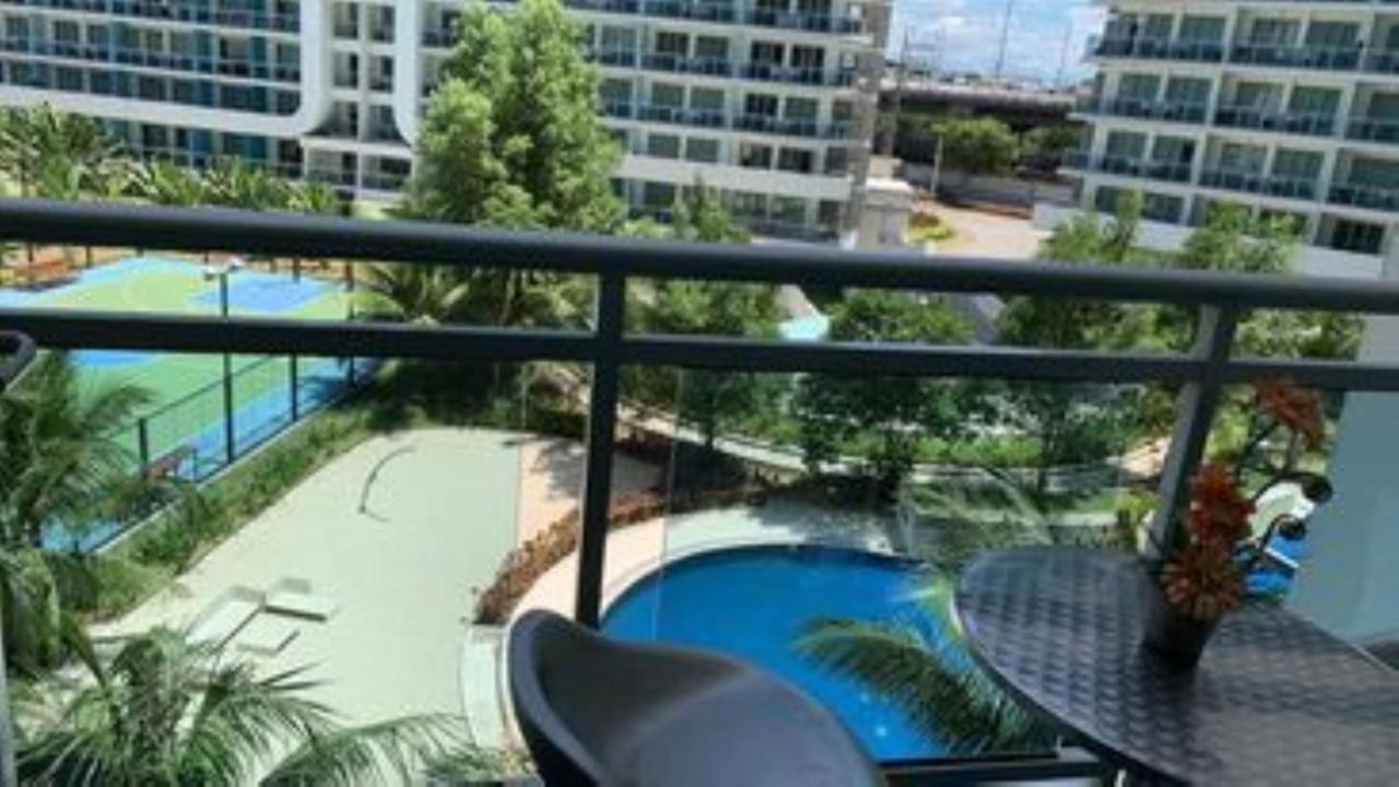 Azure C5 Man-Made Beach Balcony Multiple Units Manila Exterior foto