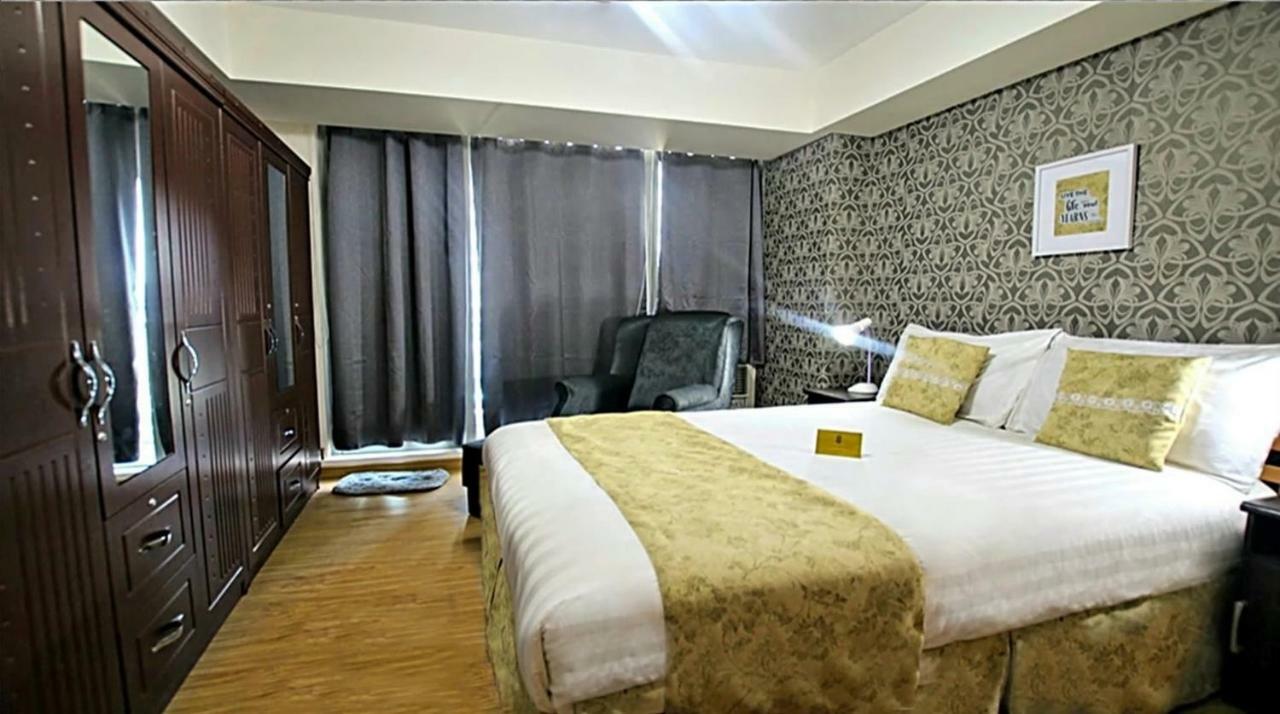 Azure C5 Man-Made Beach Balcony Multiple Units Manila Exterior foto